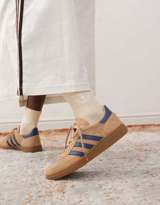 adidas Originals – Handball Spezial – Buty sportowe w kolorze jasnobrązowym i granatowym