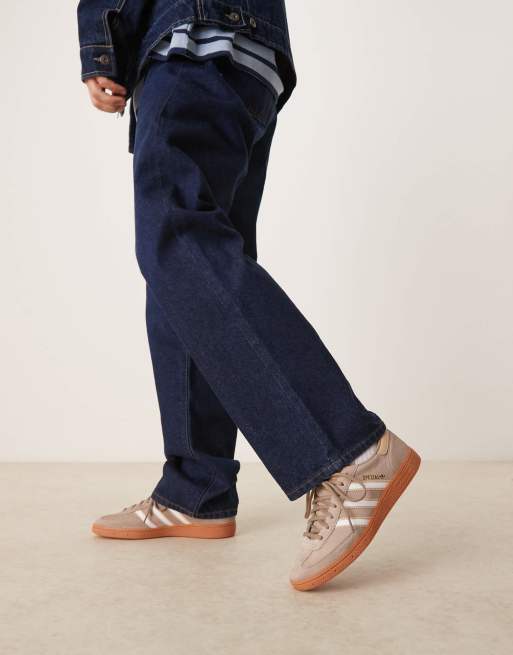 adidas Originals – Handball Spezial – Buty sportowe w zgaszonym brązowym i białym kolorze
