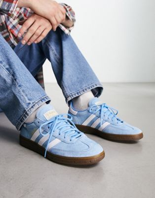 adidas Originals – Handball Spezial – Jasnoniebieskie buty sportowe na  gumowej podeszwie ASOS