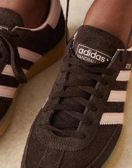 adidas Originals – Handball Spezial – Sneaker in Braun und Rosa mit Gummisohle, 3 von 5