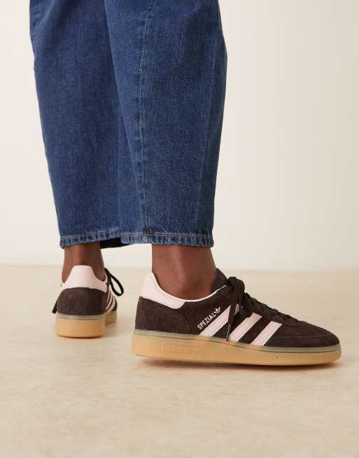 adidas Originals – Handball Spezial – Sneaker in Braun und Rosa mit Gummisohle, 4 von 5