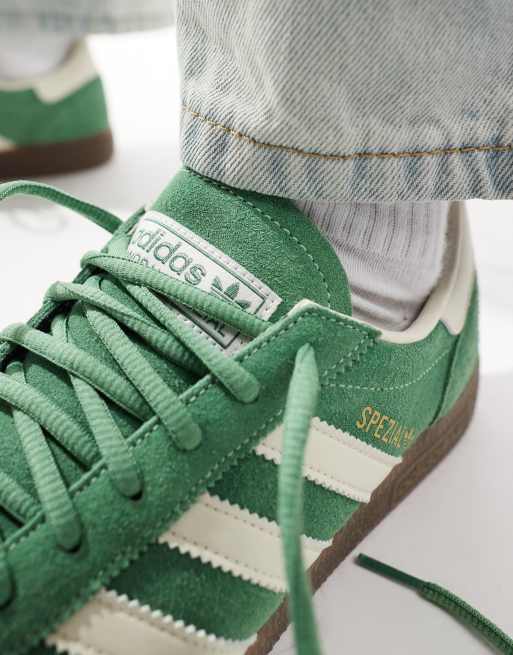 adidas Originals Handball Spezial Sneaker in Grun und WeiB mit Gummisohle ASOS