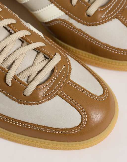 adidas Originals Handball Spezial Sneaker in Khaki und Weiß mit Gummisohle, 3 von 5