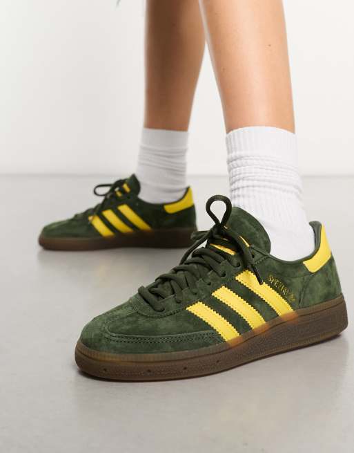 adidas Originals – Handball Spezial – Sneaker in Night Cargo und Gelb mit  Gummisohle