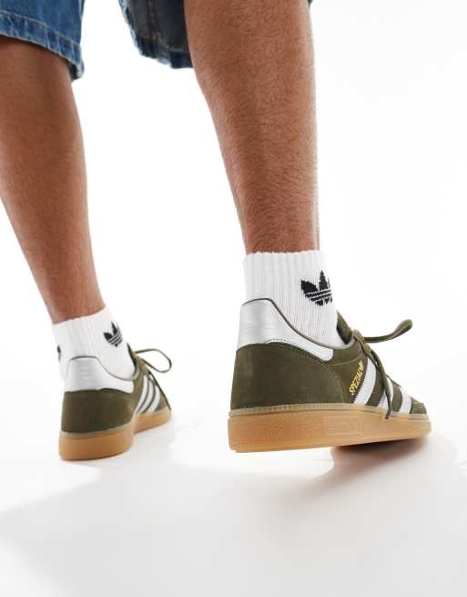 adidas Originals Handball Spezial Sneaker in Olivgrun und Silber mit Gummisohle ASOS