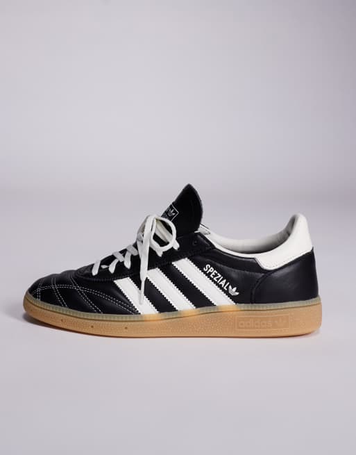adidas Originals – Handball Spezial – Sneaker in Schwarz und Weiß mit Gummisohle und Ziernaht, 2 von 5