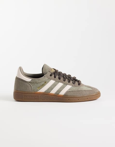 adidas Originals Handball Spezial sneakers i brunt och beige med brun sula - view 1