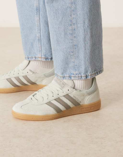 adidas Originals - Handball Spezial - Sneakers in grijs en lichtgroen met rubberen zool