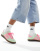 Thumbnail 1 van 5