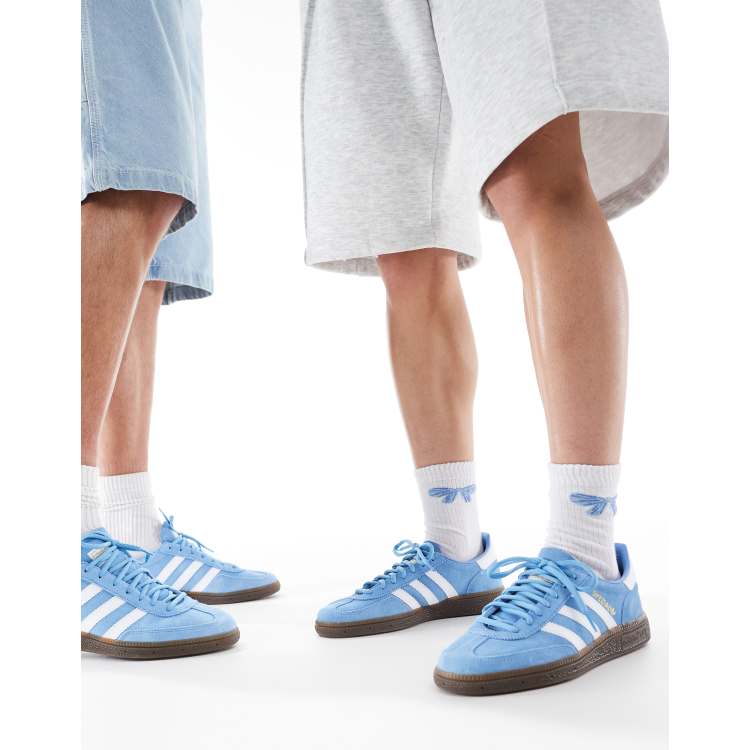 adidas Originals - Handball Sneakers in lichtblauw met zool | ASOS