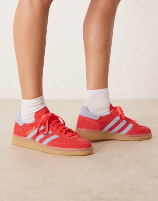 специальные кроссовки adidas Originals для гандбола красного и синего цветов