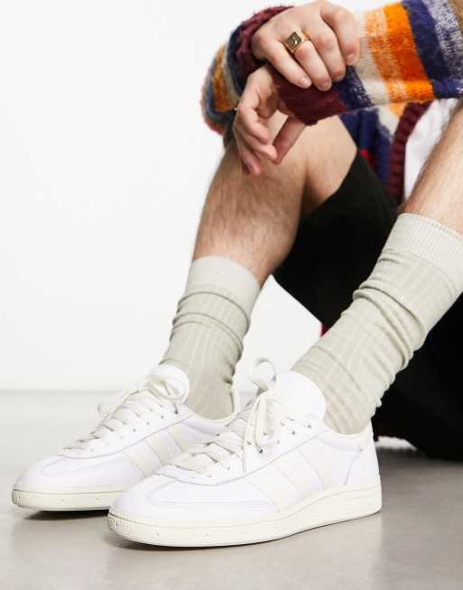 Adidas originals handball shop top trainers in white