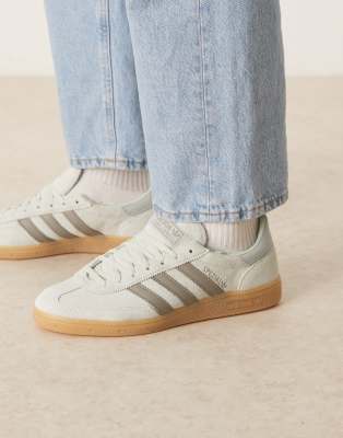  Handball Spezial trainers in light green and grey with gum sole