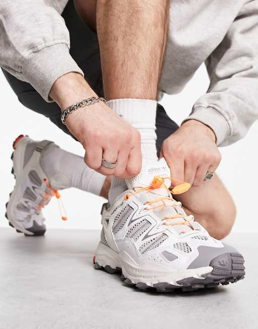 adidas Originals – Hyperturf NS – Sneaker in Weiß