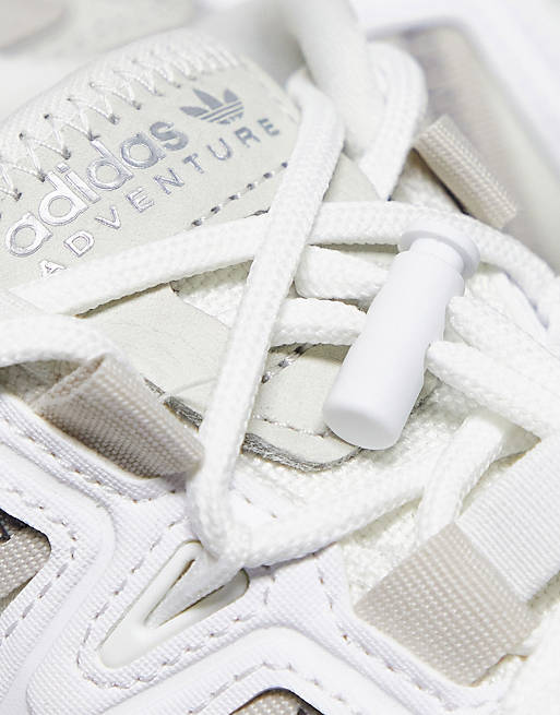 adidas Originals – Hyperturf – Sneaker in Weiß und Silber | ASOS