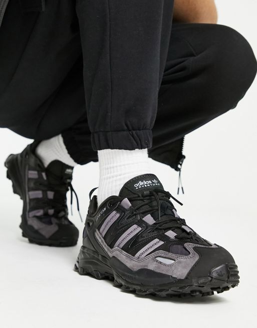 adidas Originals – Hyperturf – Trippelsvarta sneakers