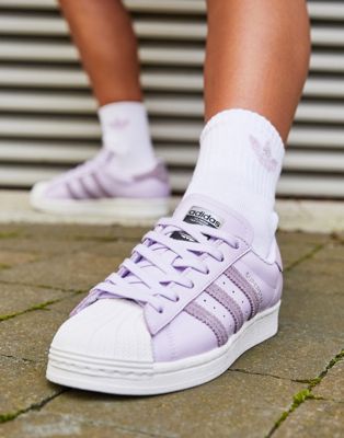 adidas Originals - International Womens Day Superstar - Sneakers lilla |  ASOS