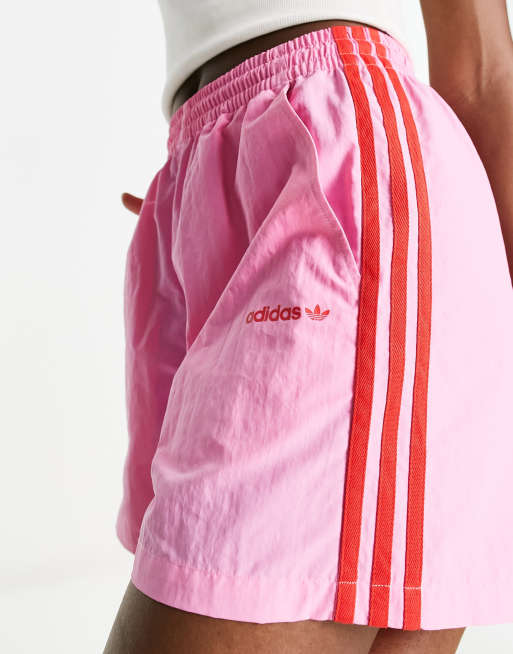 adidas Originals – Island Club – Lang geschnittene Shorts in Rosa