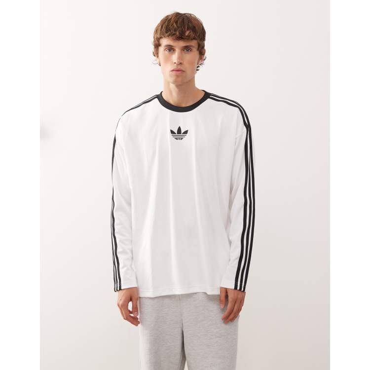 208433334-1-white?$n_750w$&wid