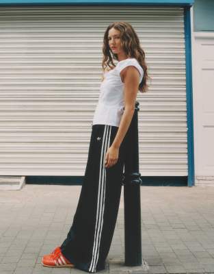 adidas Originals - Japan - Baskets - Rouge et crème