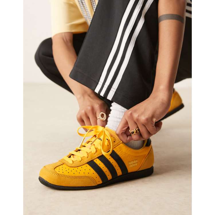 イエロー YELLO JET BLACK SNEAKER MULES L YELLO / JET BLACK SNEAKER MULES
