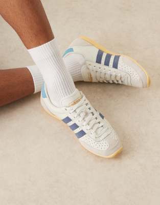 adidas Originals - Japan - Sneaker in Weiß und Blau