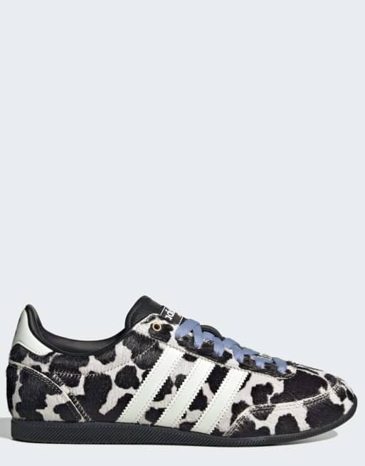 adidas Originals Japan Sneaker mit Kuhprint und babyblauen Schnürsenkeln, 2 von 7
