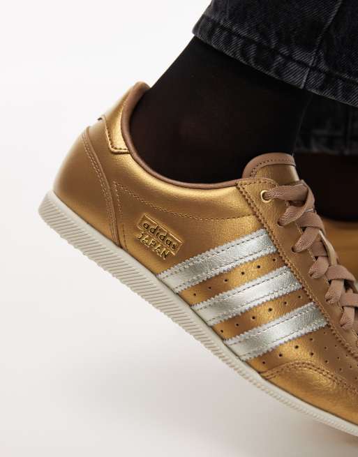 adidas Originals – Japan – Sneaker mit Streifen in Metallic-Gold und Silber, 4 von 5