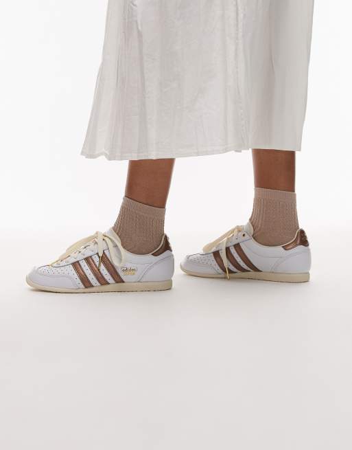 adidas Originals - Japan - Sneakers in wit en lichtbruin