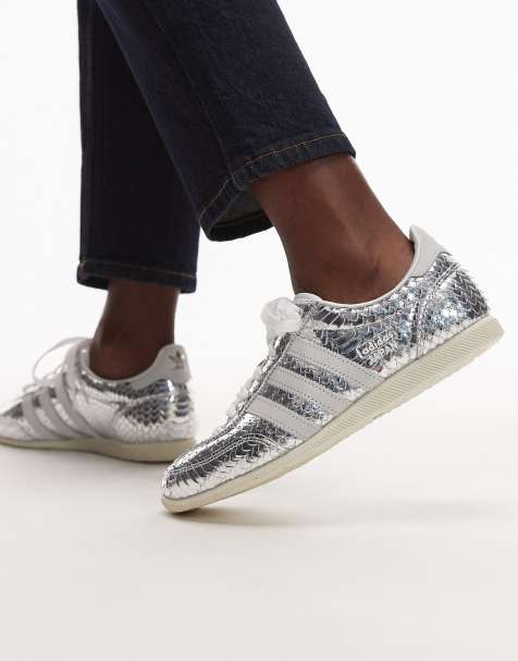 adidas Originals - Japan - Sneakers met krokodillenprint in metallic zilver - view 1