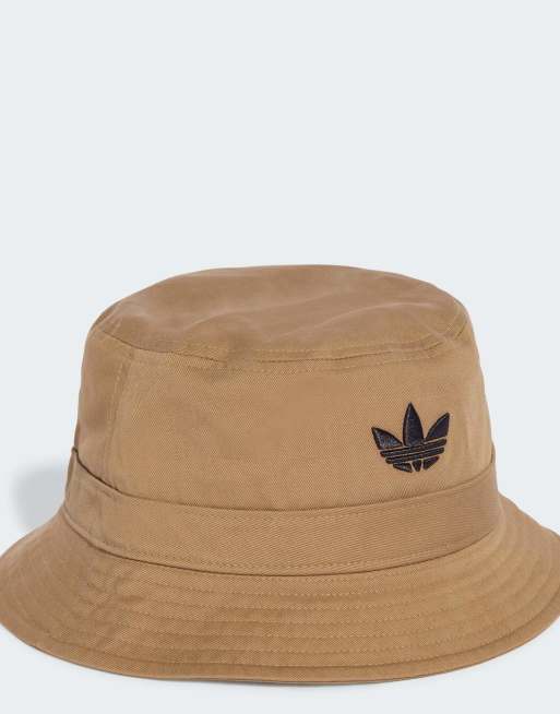 adidas Originals – Jasnobrązowy kapelusz typu bucket z logo trefoil