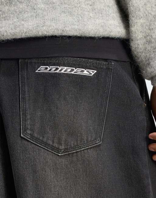 adidas Originals Jeans mit mittlerer Leibhöhe und weitem Bein in schwarzem Denim, 3 von 4
