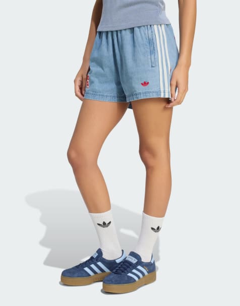 adidas Originals – Jeansshorts in Hellblau - view 1