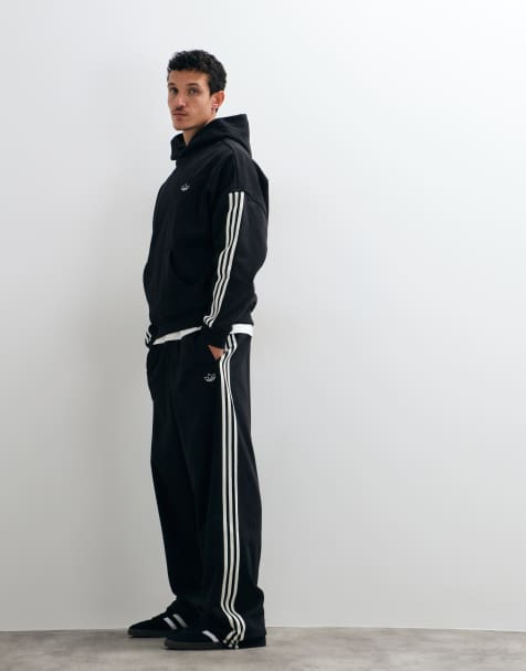 adidas Originals jogger recto de felpa Signature en negro - view 1