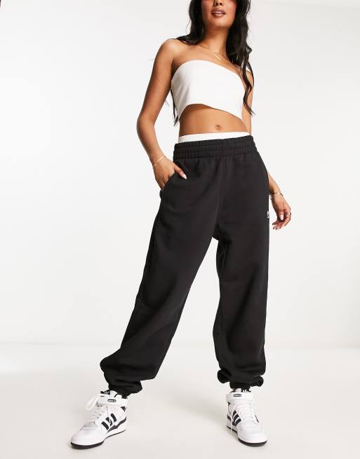 adidas Originals Women's Regular Jogger Pants, Black, X-Small : :  Clothing, Shoes & Accessories