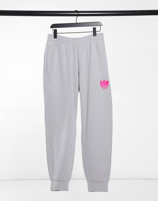 adidas Originals - Joggingbroek met roze 3D Trefoil in grijs