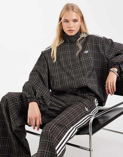 adidas Originals karierte Trainingshose in Nachtbraun, 2 von 5