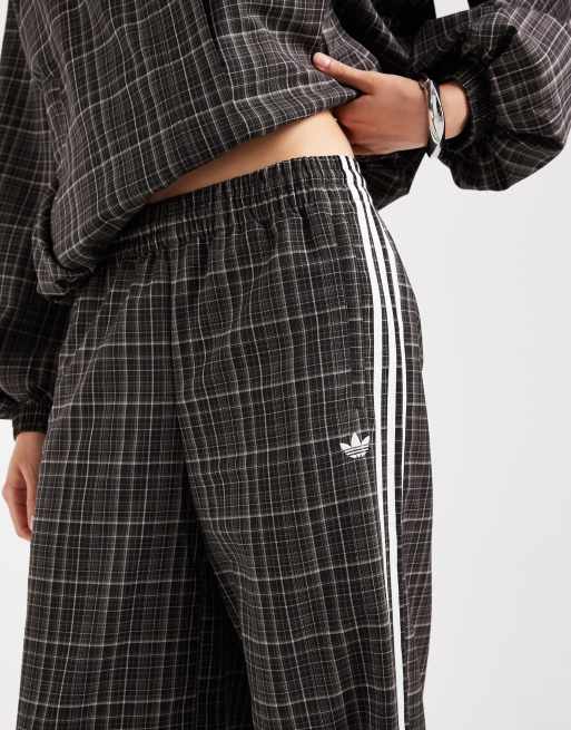 adidas Originals karierte Trainingshose in Nachtbraun, 4 von 5