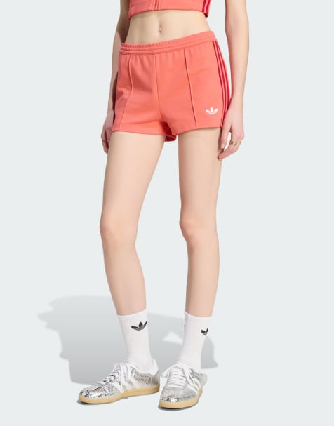 adidas Originals klassische Shorts in preloved scarlet / team - view 1