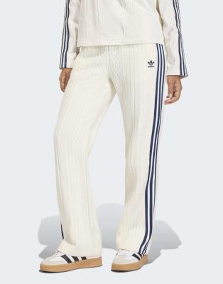 adidas Originals - Klassische Trainingshose aus Strick in Wollweiß