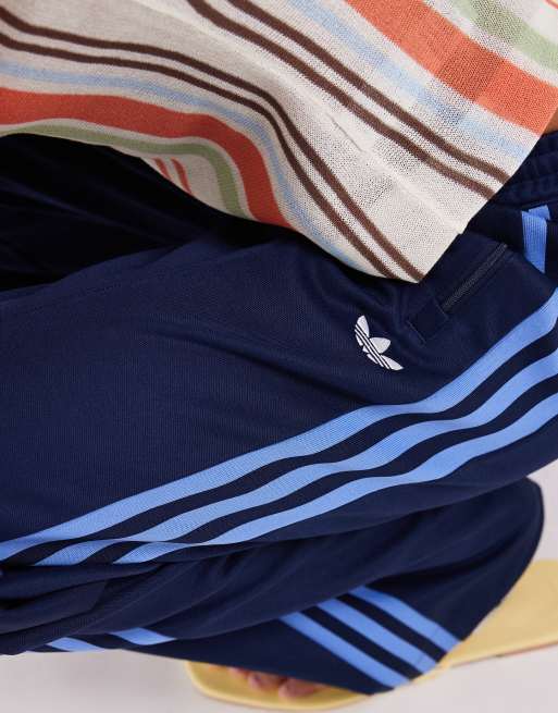 adidas Originals klassische Trainingshose in Marineblau und Blau, 3 von 5