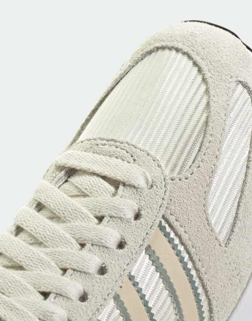 adidas Originals LA Sneaker in Wollweiß und Silber, 3 von 4
