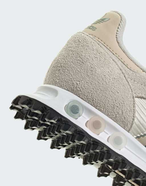 adidas Originals LA Sneaker in Wollweiß und Silber, 4 von 4