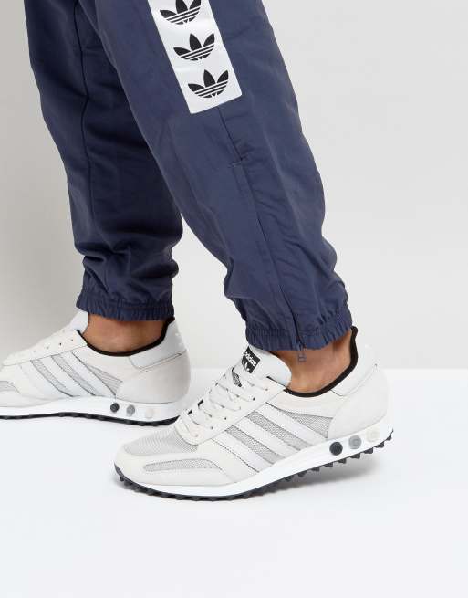 adidas Originals LA Sneakers in grijs BY9327 ASOS