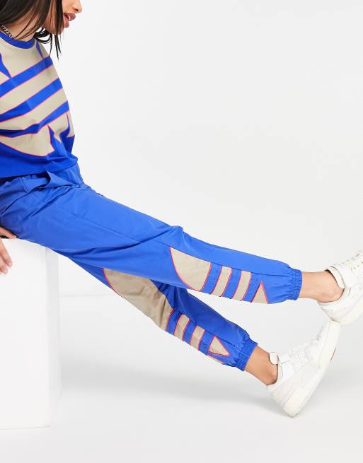 Adidas large best sale logo joggers