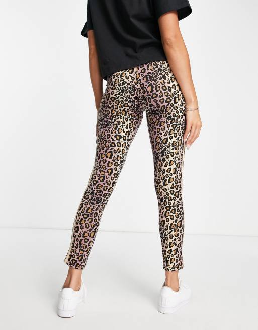 adidas Originals Legging bedekt met luipaardprint in bruin ASOS