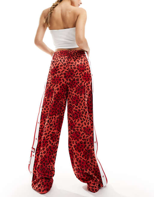 adidas Originals Leopard Luxe Adibreak Hose in Rot mit All over Leopardenmuster ASOS