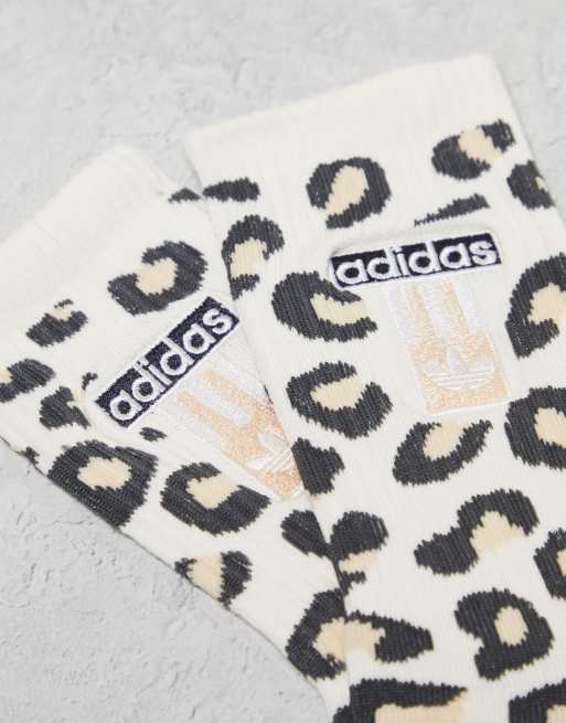 adidas Originals – Leopard Luxe – Leopardmönstrade strumpor, 2-pack, 3 av 4