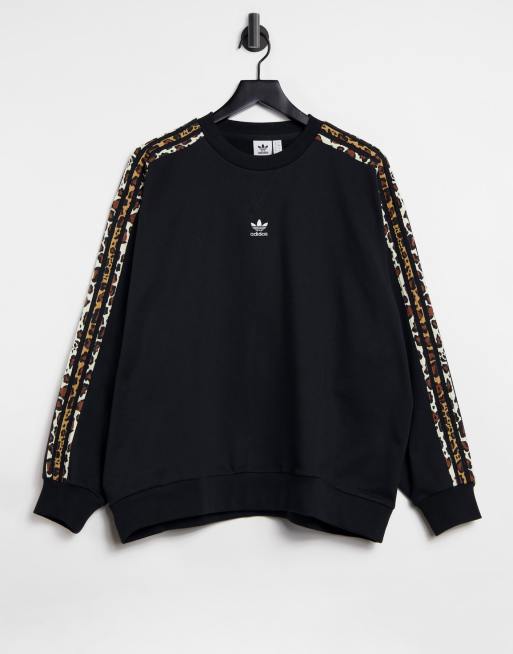 adidas Originals Leopard Luxe Oversize Sweatshirt in Schwarz mit drei Streifen mit Leopardenmuster