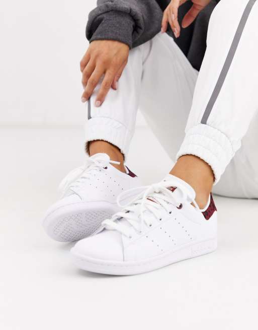 vliegtuig bon leiderschap adidas Originals leopard print Stan Smith sneakers in white and maroon |  ASOS